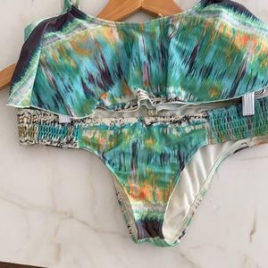 Medium bikini aquatic colours cute top and bottoms